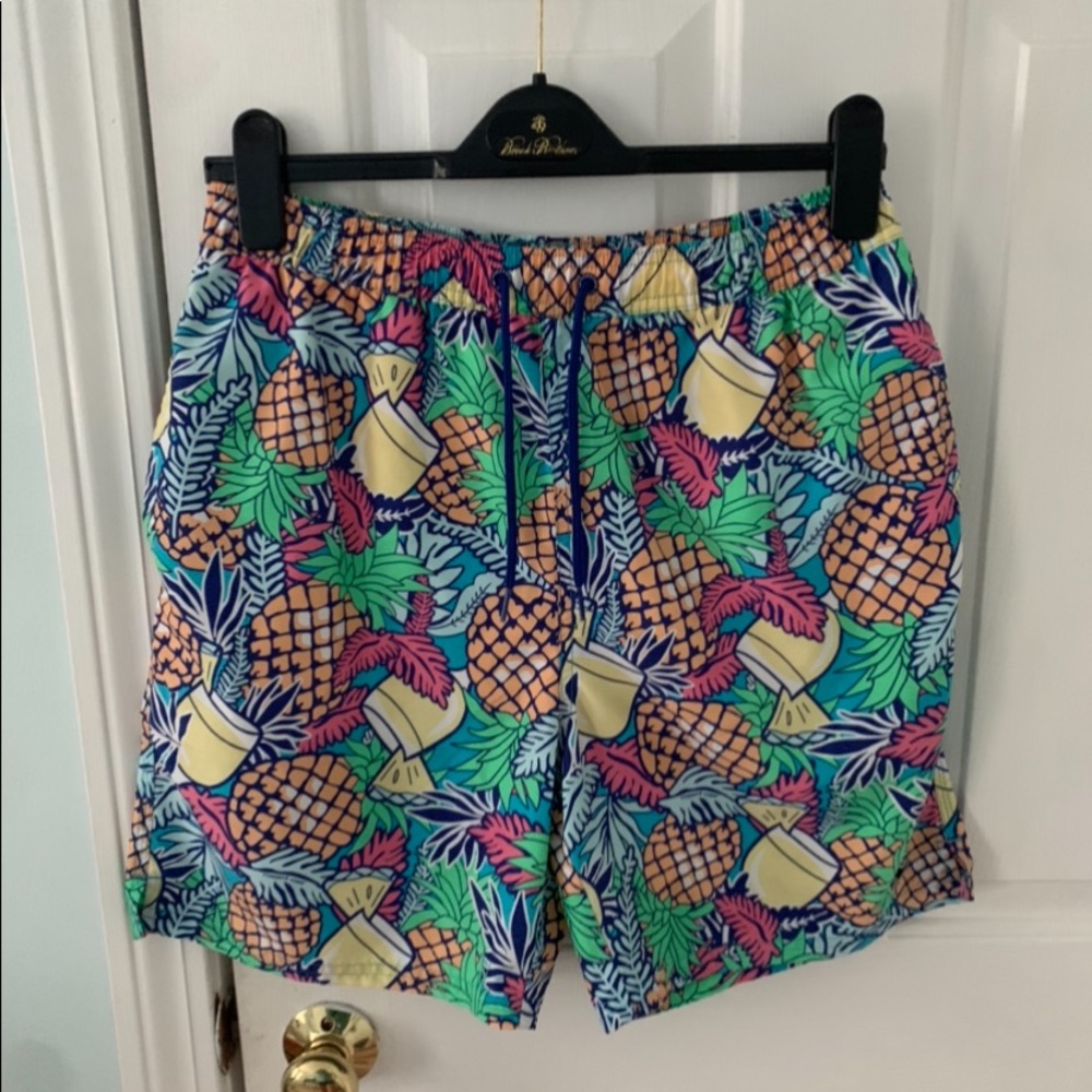Vineyard vines men’s bathing suit